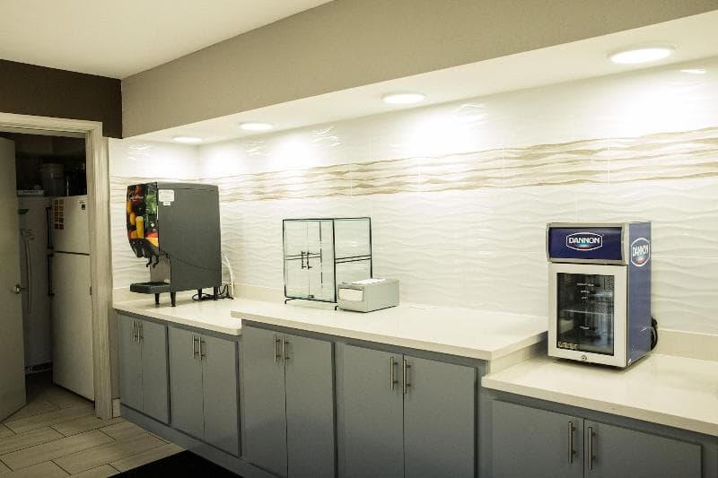 Mockingbird Inn & Suites 3