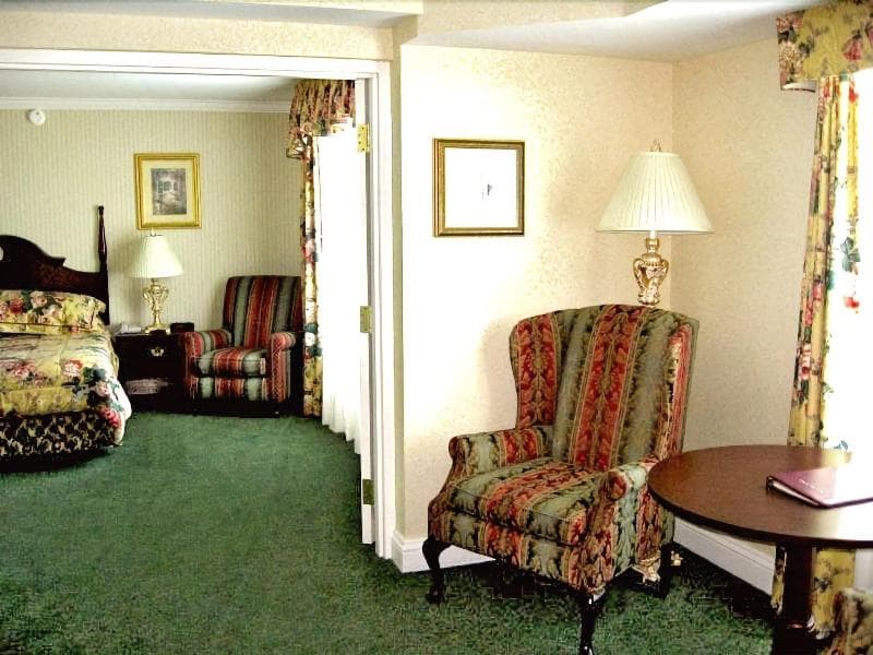 The Casablanca Hotel 4