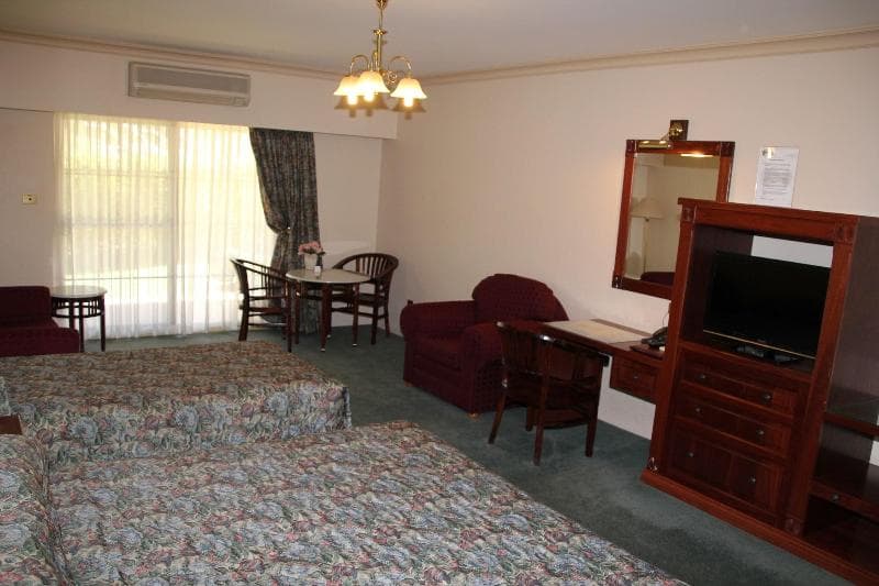 The Lawson Motor Inn photo 1
