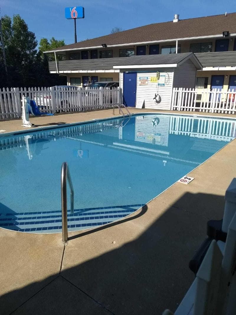 Motel 6 Ashland, Oh main