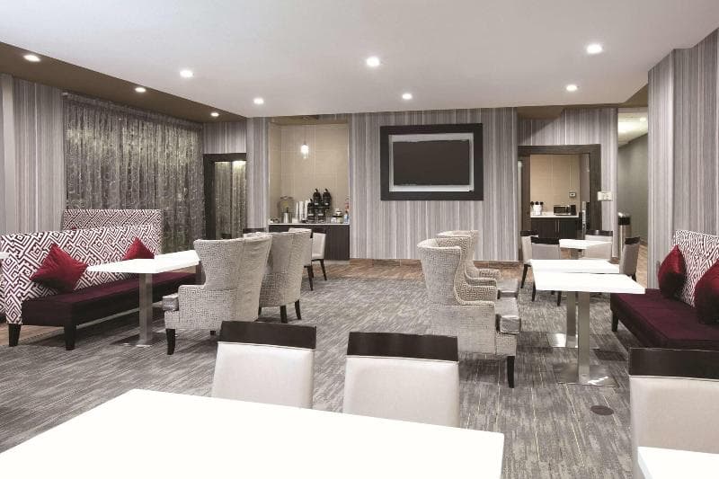 La Quinta Inn & Suites by Wyndham Amarillo Airport 3