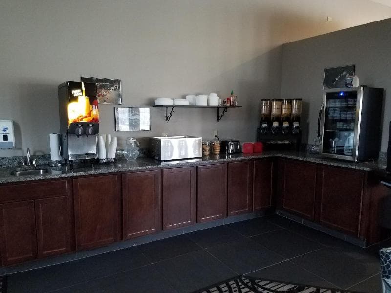 Boulders Inn & Suites photo 1