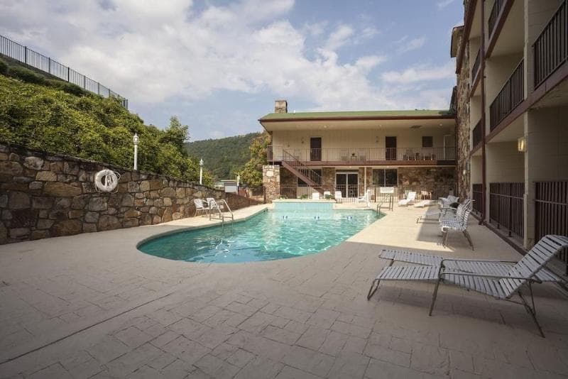 Reagan Resorts Inn 4