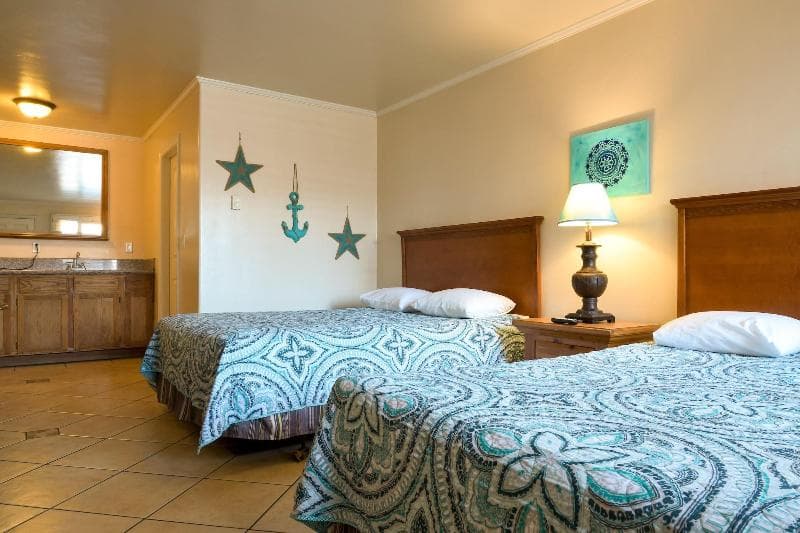 The Shores Inn 3