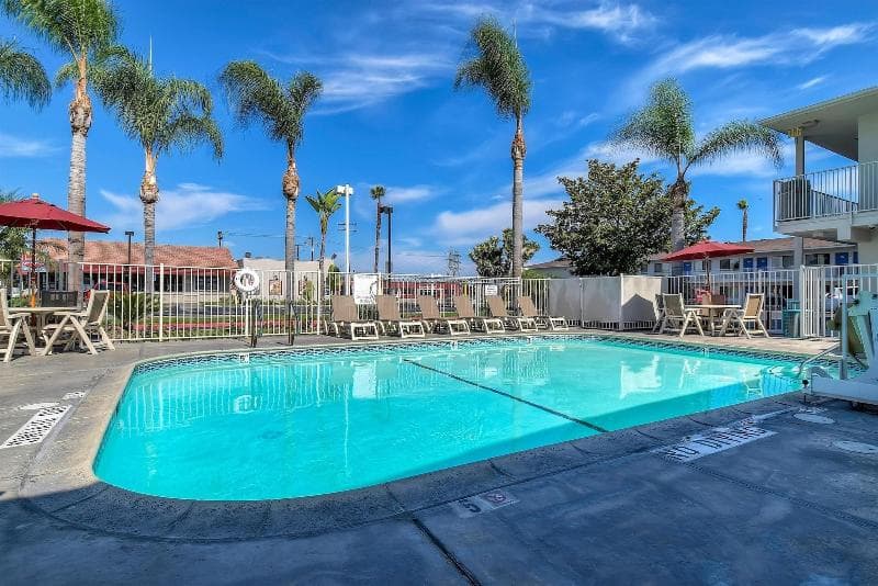 Motel 6 Stanton 5