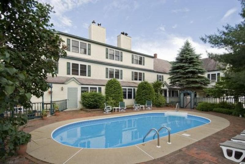 Inn At Ellis River 2