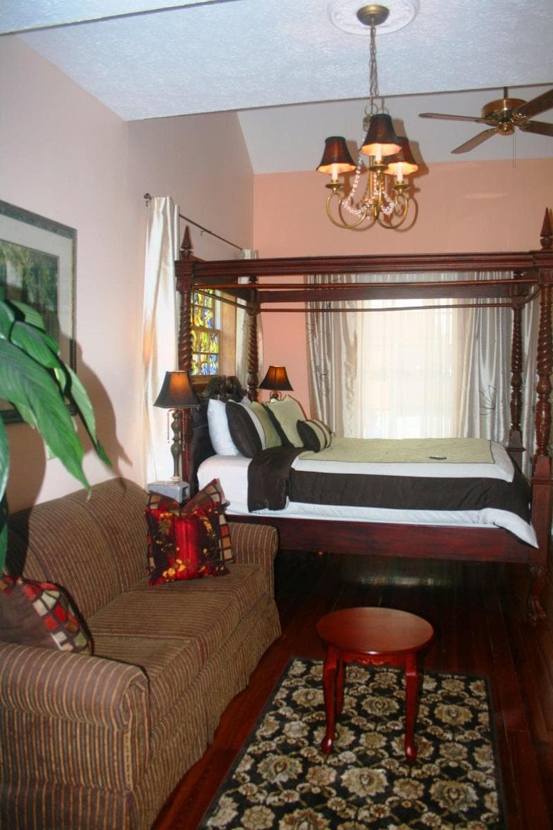 Old City House Inn And Restaurant 3
