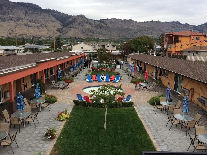 Sahara Courtyard Inn Osoyoos 5