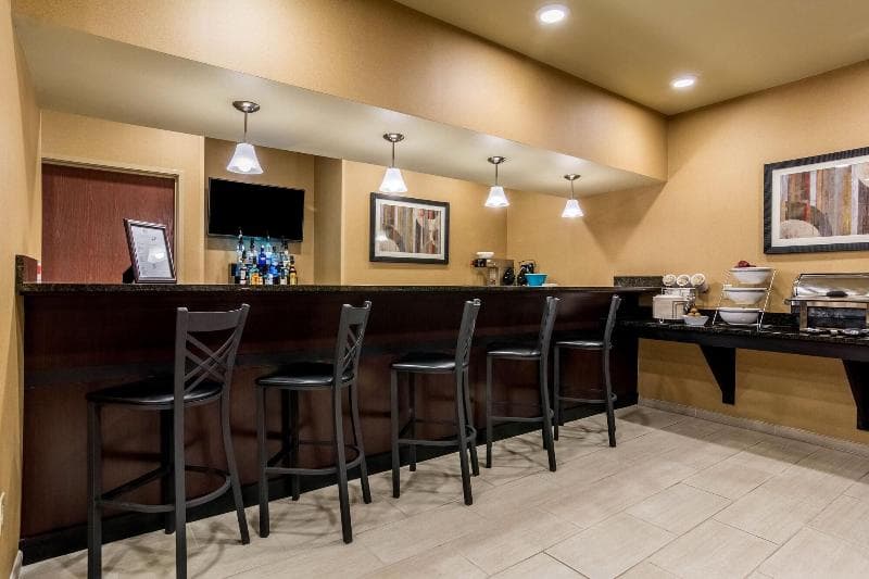 Harborcreek Cobblestone Hotel 2