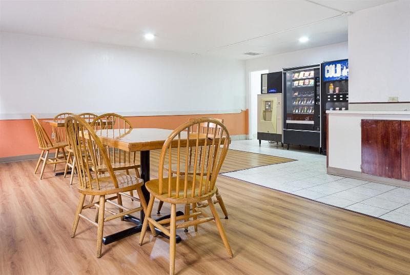Motel 6 Sidney photo 1