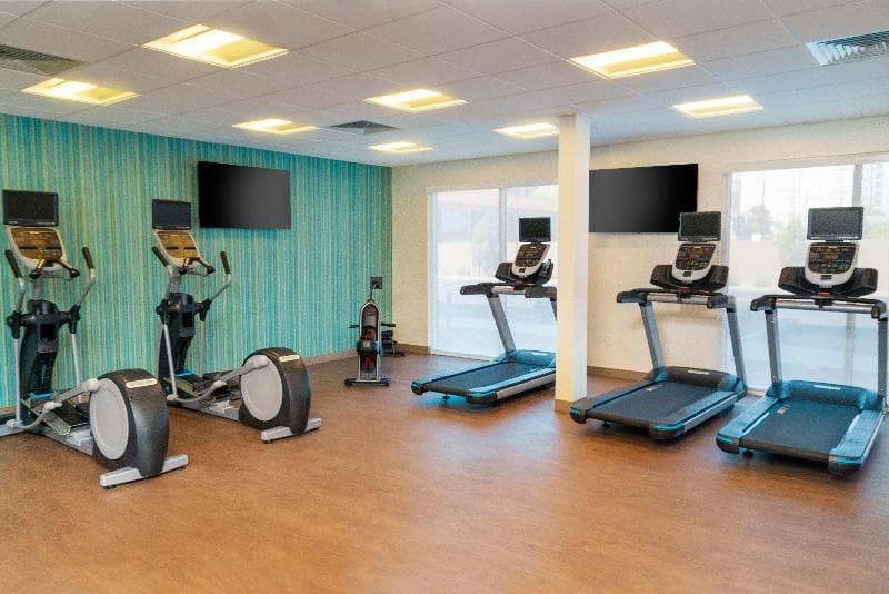 Holiday Inn Express & Suites Las Vegas - E Tropicana 2