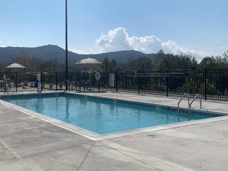 Holiday Inn Express And Suites Marion 5