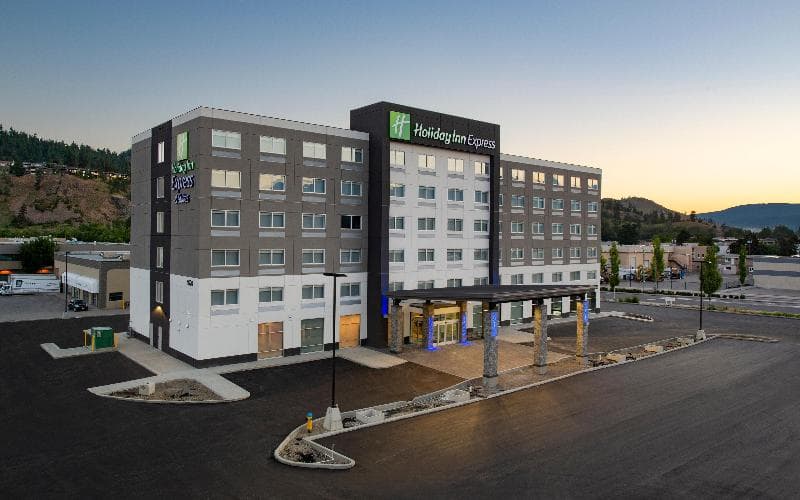 Holiday Inn Express & Suites Brandon photo 1
