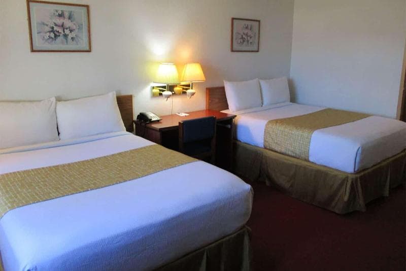 Travelodge By Wyndham Redwood Falls 2