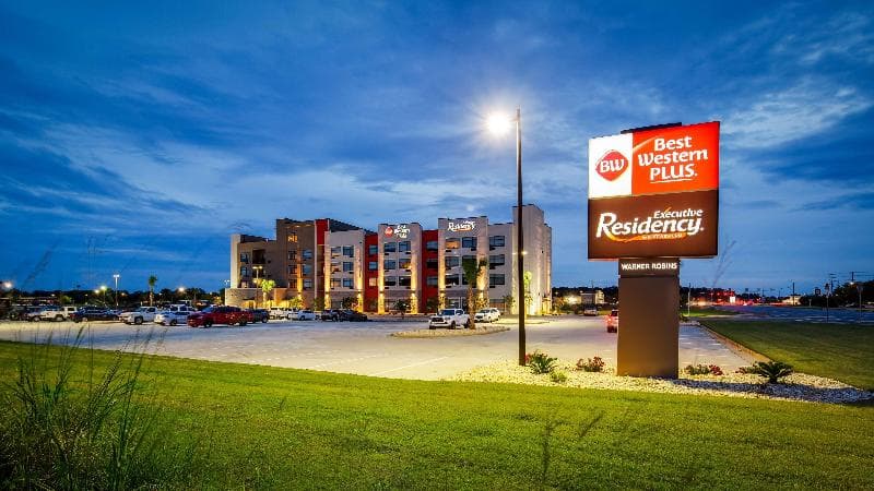 Best Western Plus Execuutive Residency Rigby's Water World photo 1