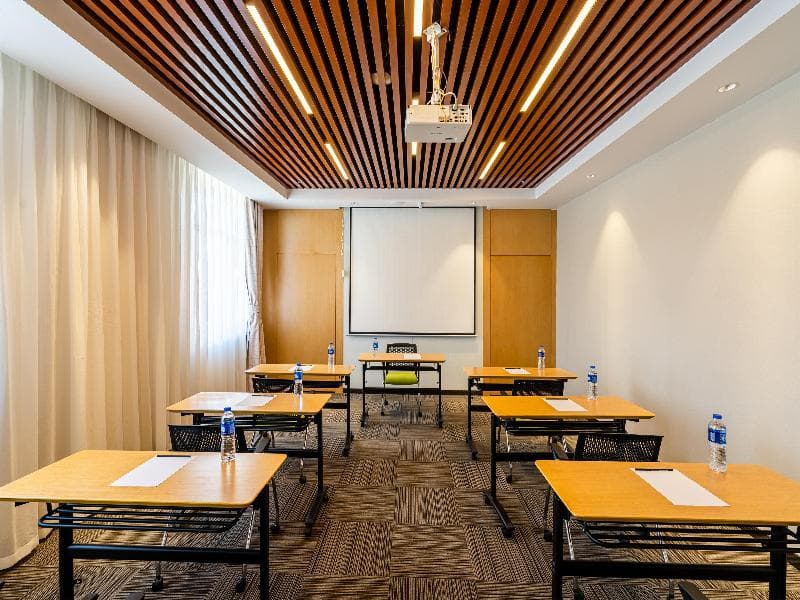 Holiday Inn Express Litang 2