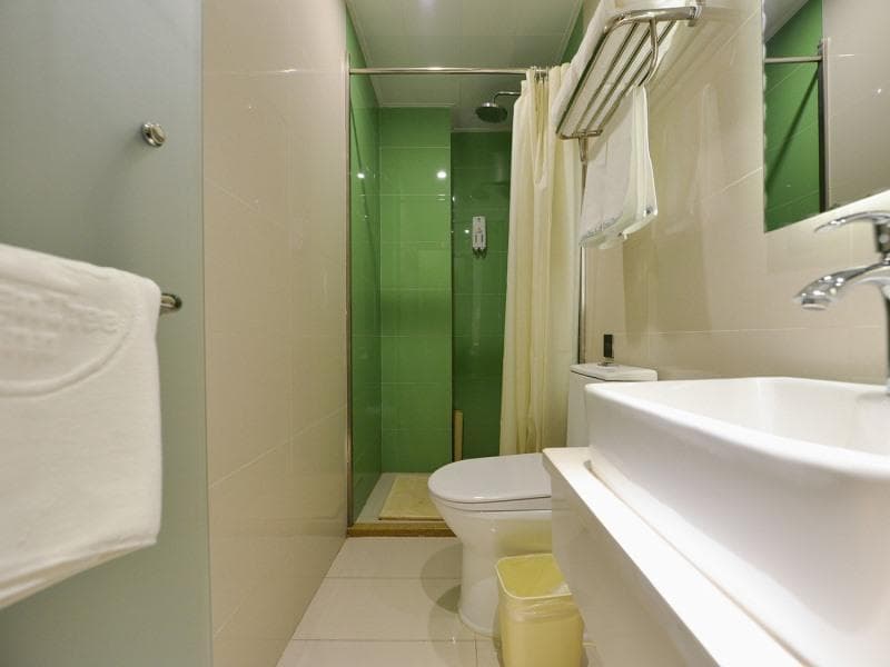 Greentree Inn Dalian Dalian North Railway Station Express Hotel (Adults Only)