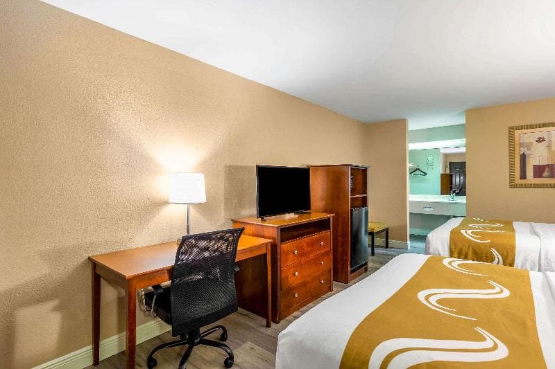 Quality Inn 3