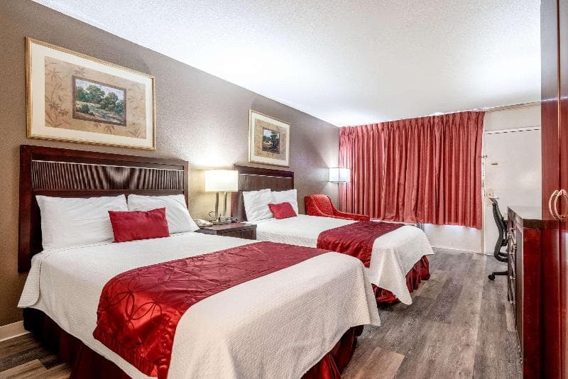 Rodeway Inn 3