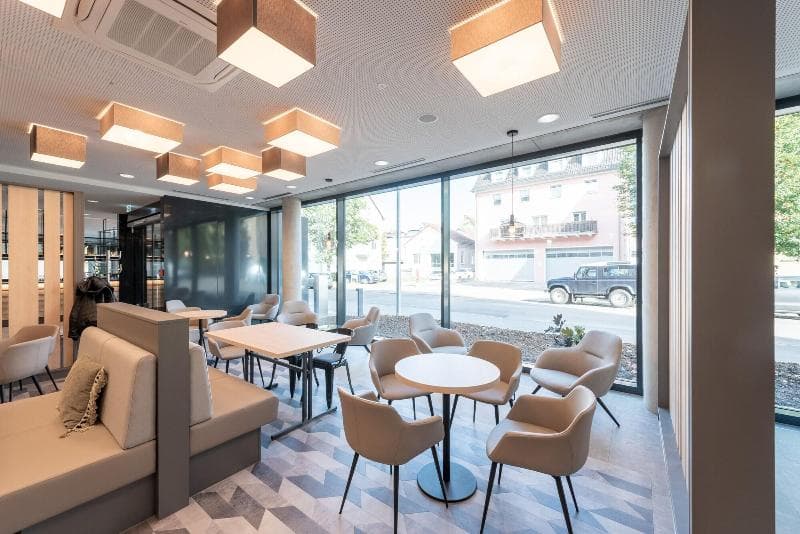 Holiday Inn - The Niu, Timber Esslingen 2