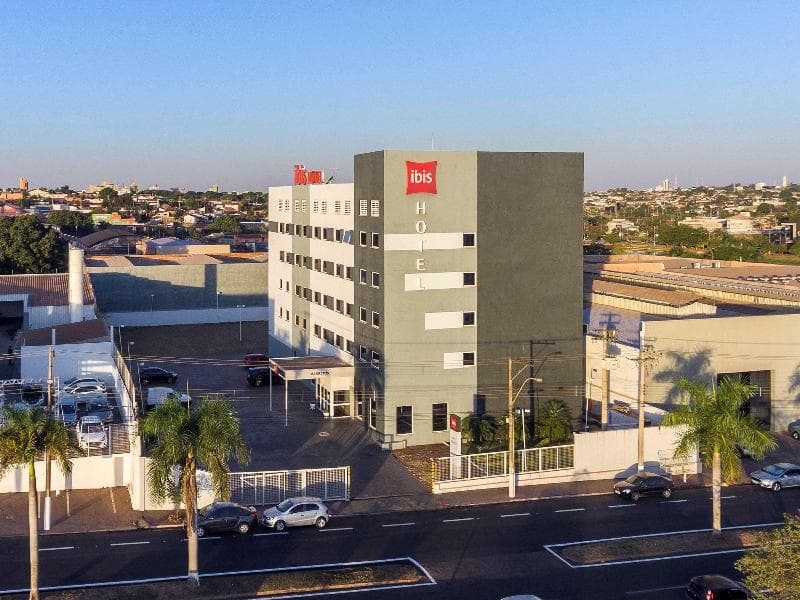 Ibis Barretos 4