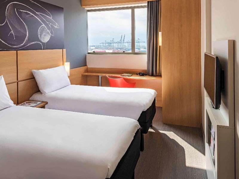 Ibis Santos Valongo 5