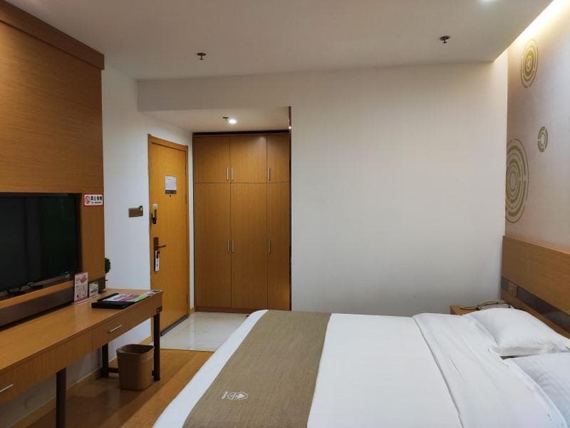 Greentree Inn Shanghai Jinshan District Wanda Plaza Longhao Road Express Hotel (Adults Only) 5