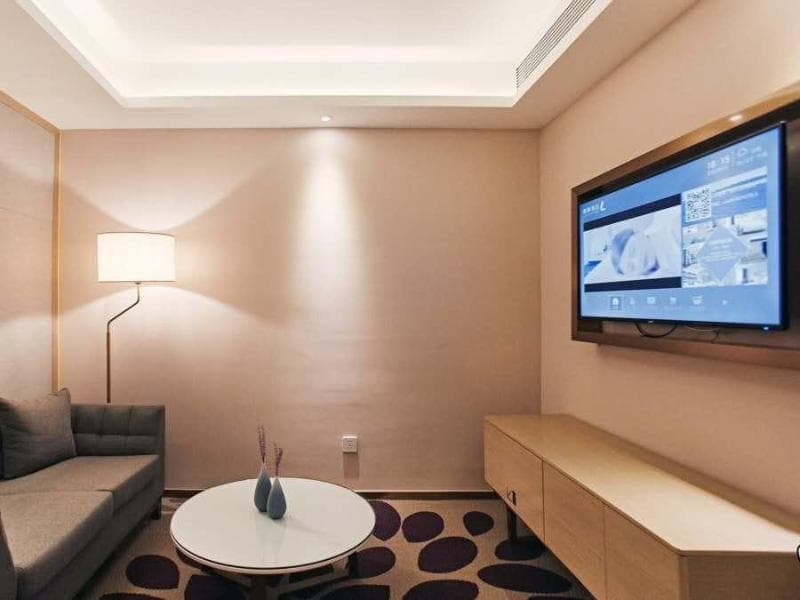 Lavande Hotels Ningbo South Railway Station North main
