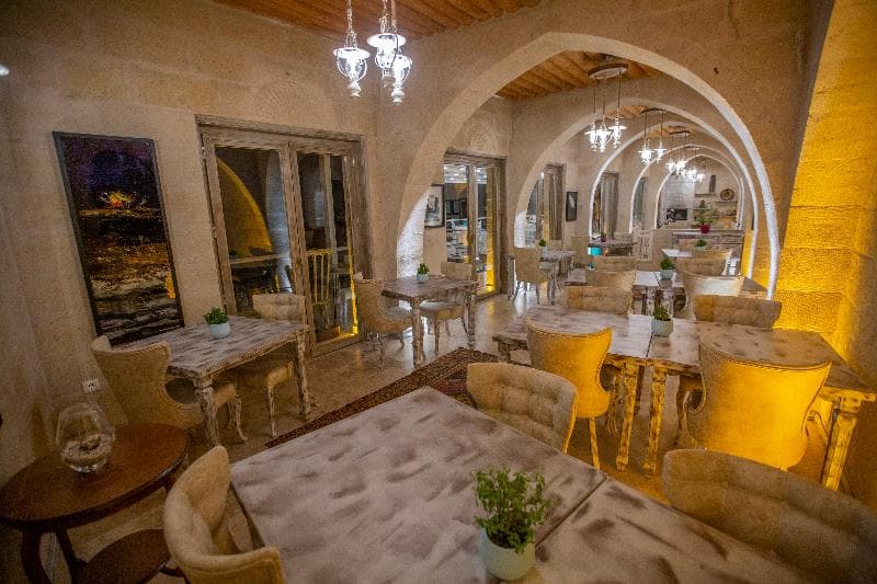 Karlik Cave Suites 3