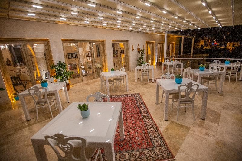 Karlik Cave Suites 4