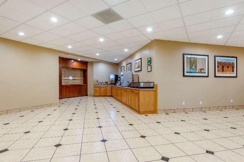 Clarion Inn & Suites Roswell main