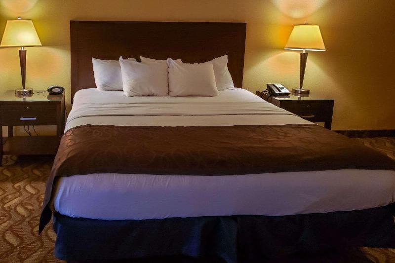 Clarion Inn & Suites Roswell photo 1