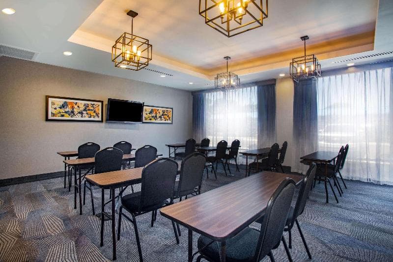 La Quinta Inn & Suites by Wyndham Oxford photo 1