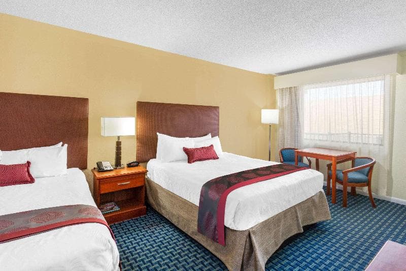 Ramada By Wyndham Virginia Beach 5