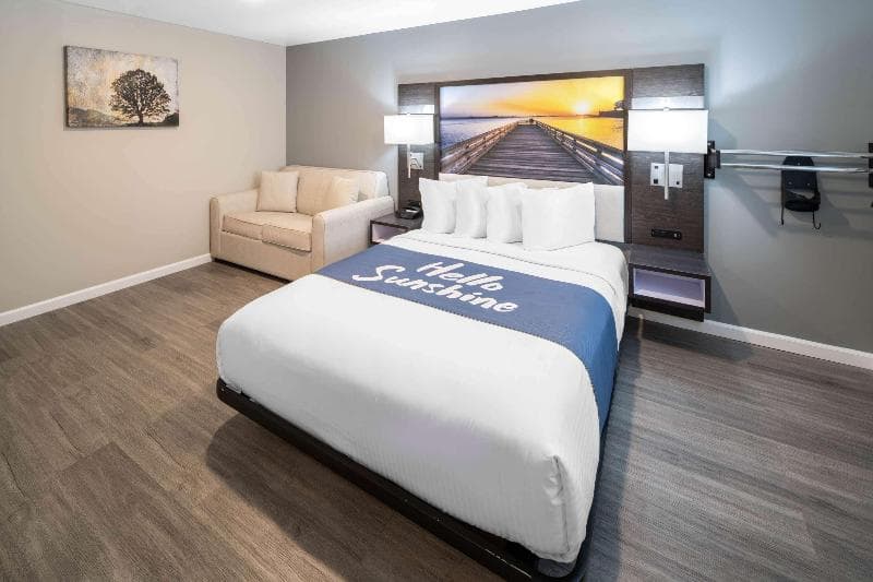 Days Inn by Wyndham Galt photo 1