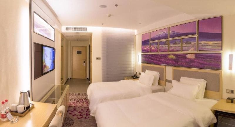 Lavande Hotel Luzhou Jiale Century City