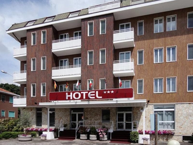 Hotel Novara Expo main