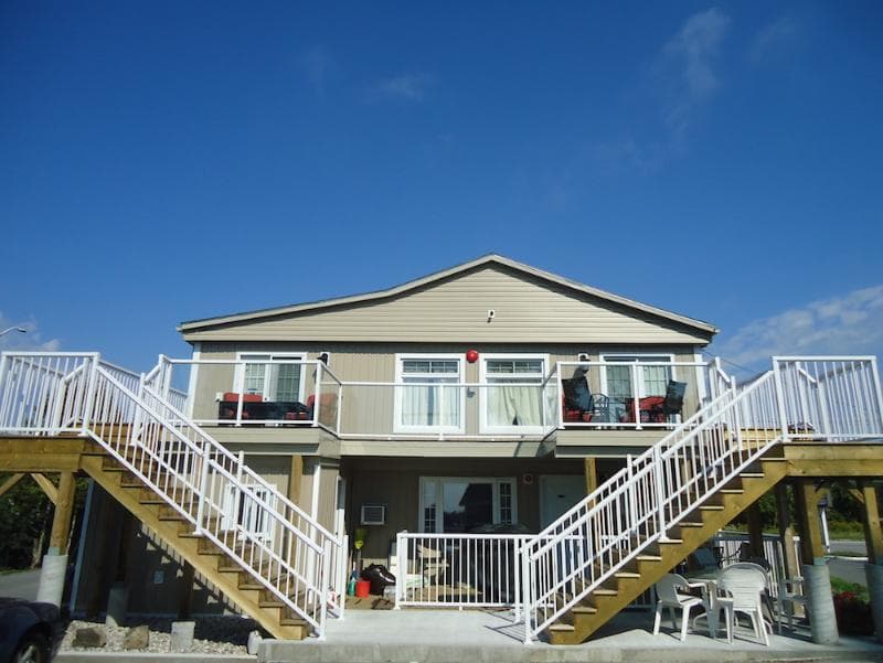 Bayside Inn & Waterfront Suites photo 1