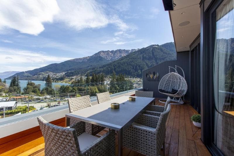 Ramada By Wyndham Queenstown Central 5