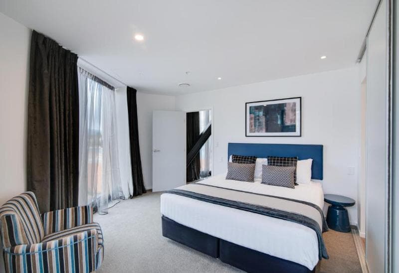 Ramada By Wyndham Queenstown Central 2
