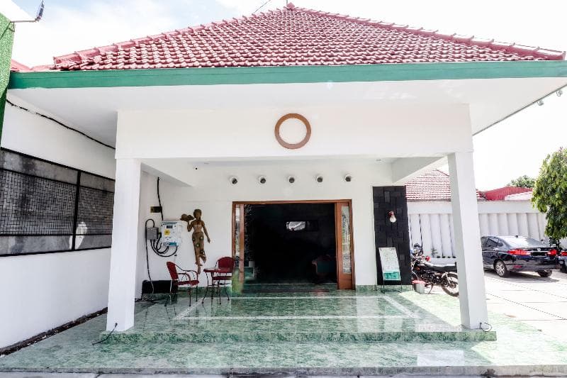 Hotel Sumaryo main