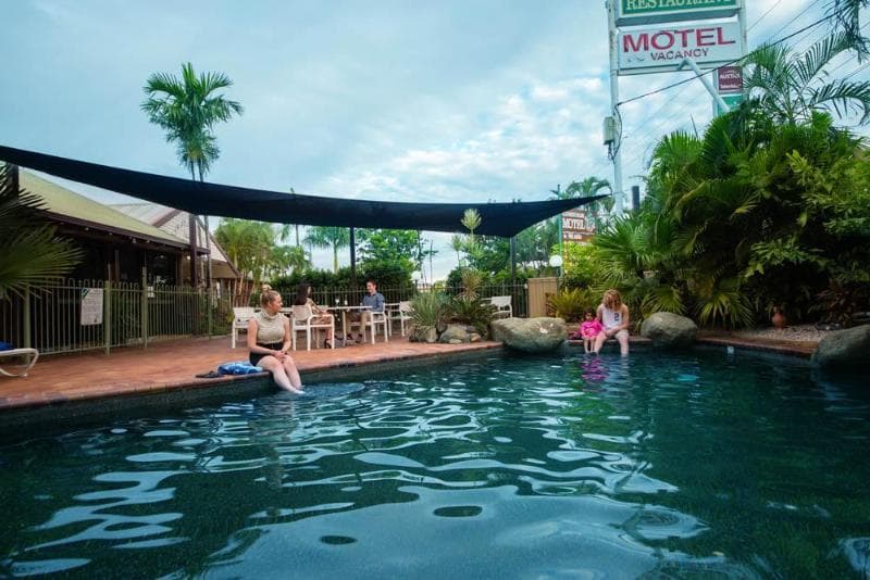 Glenmore Palms Motel 3