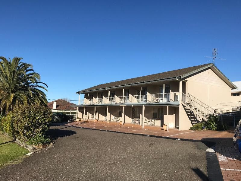 Holiday Lodge Motor Inn 5
