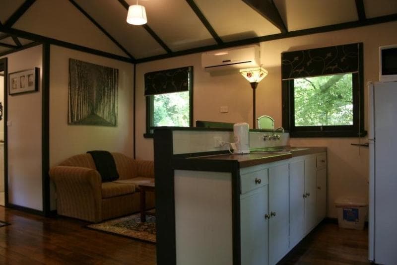 Tudor Cottages Mount Dandenong (Adults Only) 3