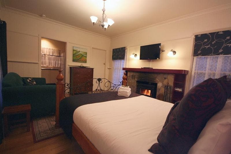 Tudor Cottages Mount Dandenong (Adults Only) 4