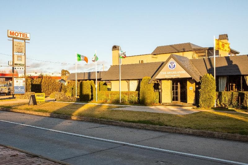 New England Motor Lodge 3