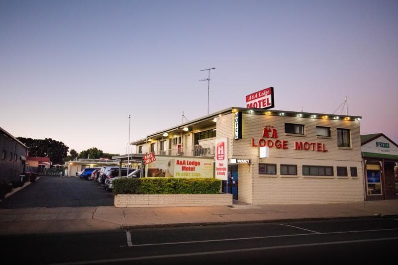 A&A Lodge Motel Emerald photo 1
