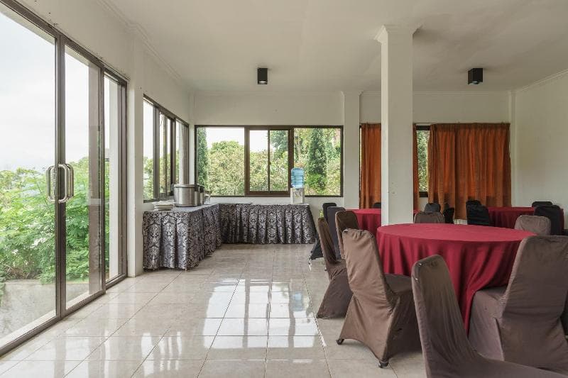 Formerly Reddoorz Plus Lodaya Gunung Geulis Puncak 5