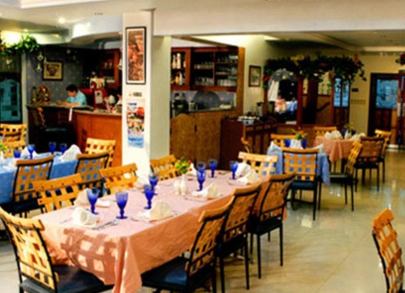 Crown Royale Hotel 3