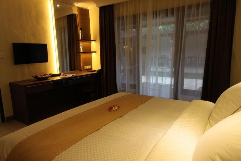 Melamun Hotel 3